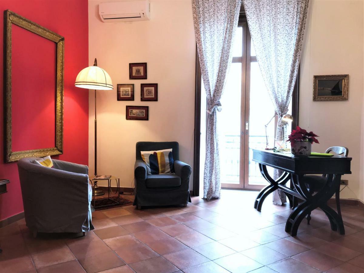 Umberto I Holiday House Napoli Bagian luar foto